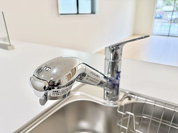 【浄水器】■清潔でおいしい水を手軽に供給してくれます
