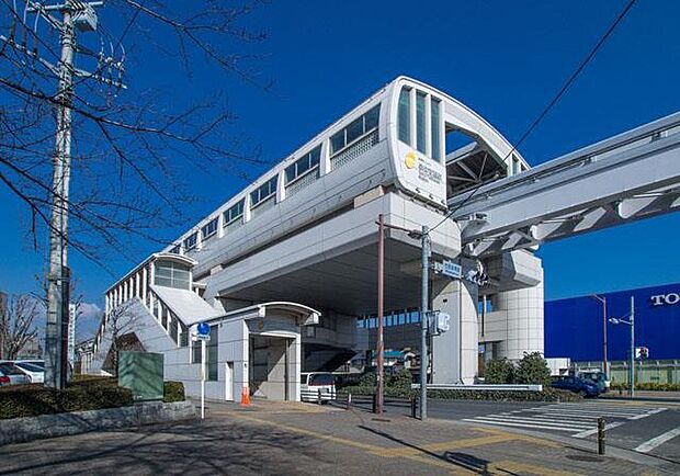 【駅(1360m)】多摩モノレール「泉体育館」駅()
