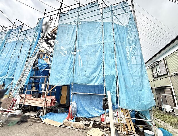 【現地外観写真】1号棟 ■家族の笑顔があふれる、心安らぐ住まいです