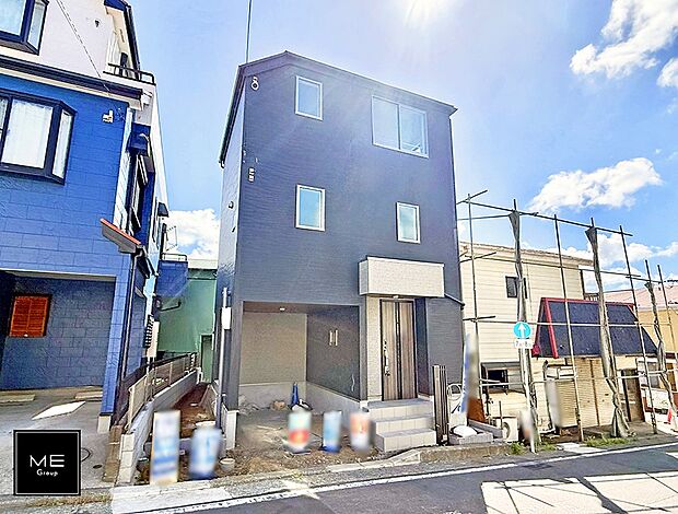 【現地外観写真】1号棟 ■暮らしを彩る充実した設備仕様が備わった住まい