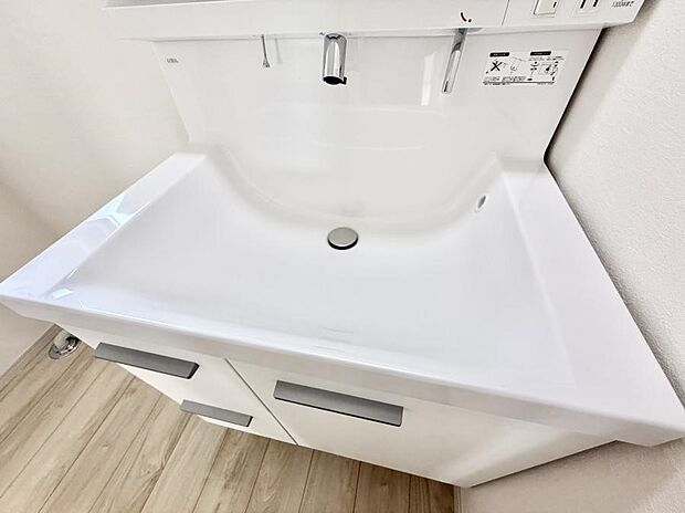 【ハンドシャワー付洗面台】■手洗いや顔を洗う時も快適に使える便利なシャワー