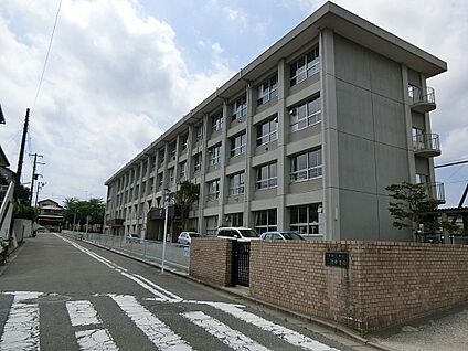 横須賀市立鷹取中学校 1400m(18分)