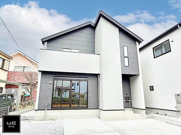 【現地外観写真】1号棟 ■暮らしを彩る充実した設備仕様が備わった住まい