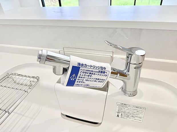 【浄水器】■清潔でおいしい水を手軽に供給してくれます