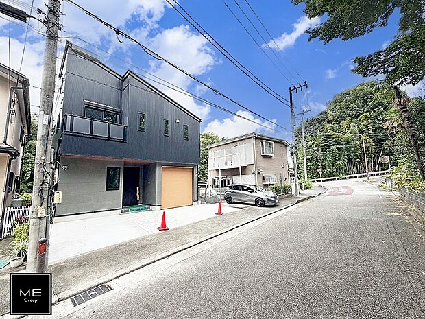 【前面道路含む現地写真】■優雅なラインが、毎日を引き立てます