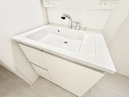 ハンドシャワー付洗面台
