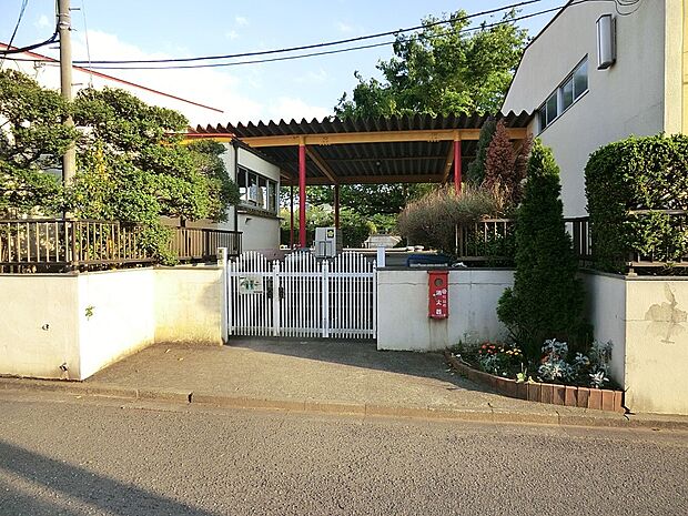 鶴川平和台幼稚園(約100m・徒歩2分)