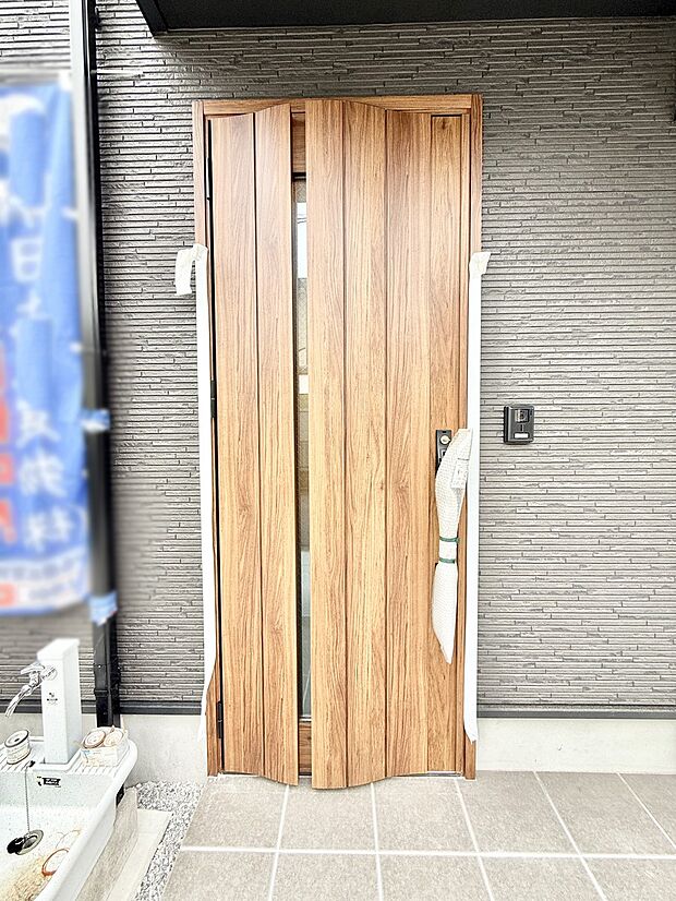【玄関】1号棟 ■ シンプルで美しく、住まいの第一印象を彩る玄関です