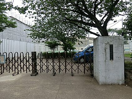 藤沢市立本町小学校 1700m(22分)