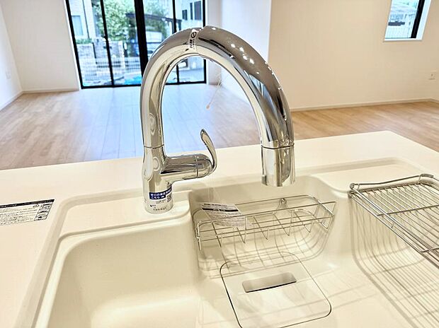 【浄水器】■清潔でおいしい水を手軽に供給してくれます