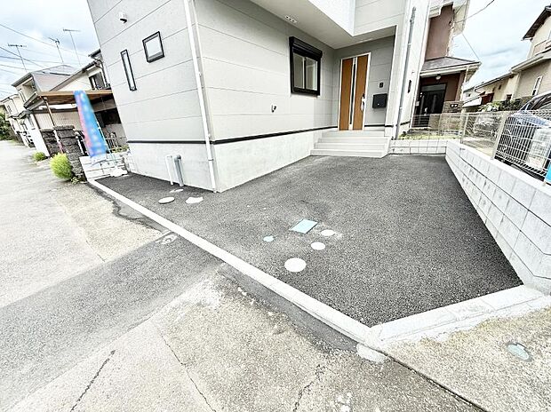 【駐車場】1号棟  ■自宅にある駐車スペースなので安心ですね