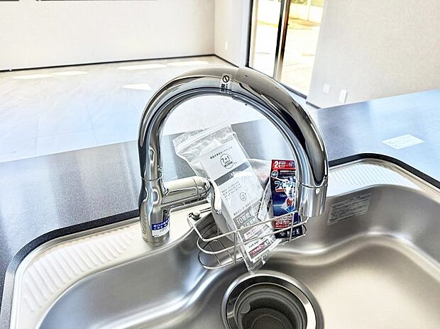 【浄水器】■清潔でおいしい水を手軽に供給してくれます