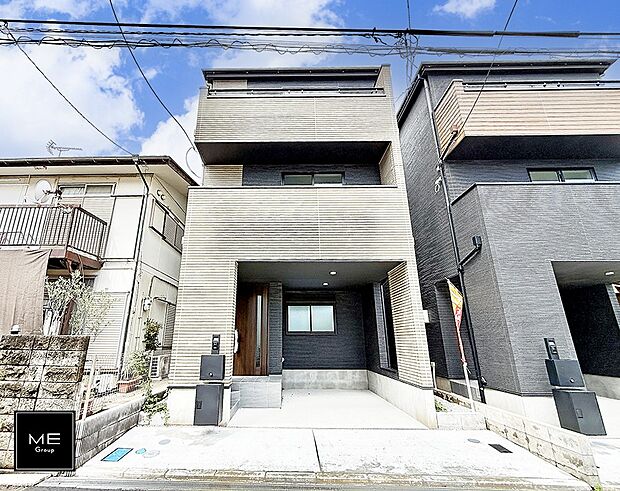【現地外観写真】1号棟  ■家族みんなが笑顔で過ごせる、安心感のある住まい