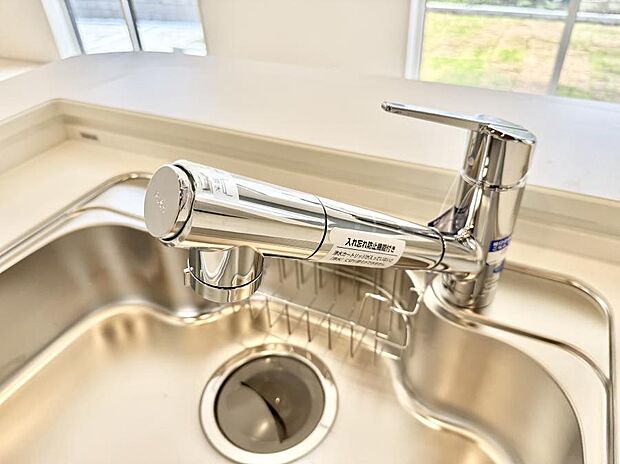 【浄水器】■清潔でおいしい水を手軽に供給してくれます