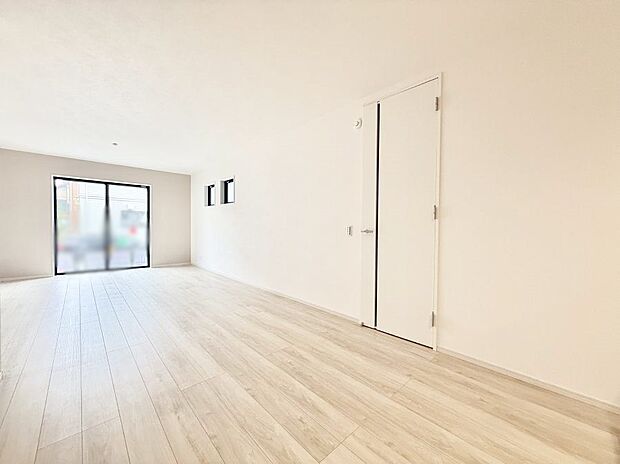 【ダイニング】1号棟 ■家族の笑顔があふれる、くつろぎの空間
