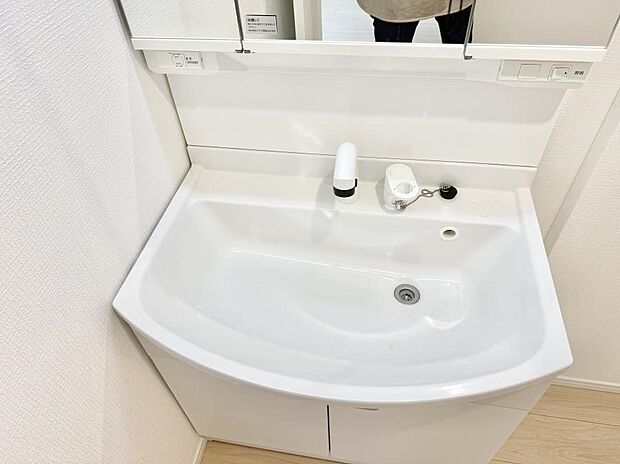 【浴室乾燥機】■冬でも温かく、快適乾燥機能で湿気対策もバッチリ