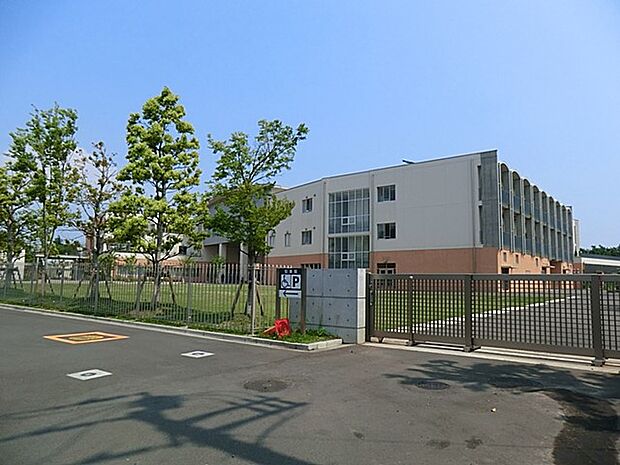 藤沢市立六会中学校（約650m・徒歩9分）