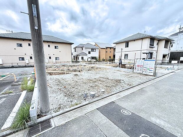 【現地外観写真】2号棟 ■暮らしを豊かにする充実した仕様設備で快適に