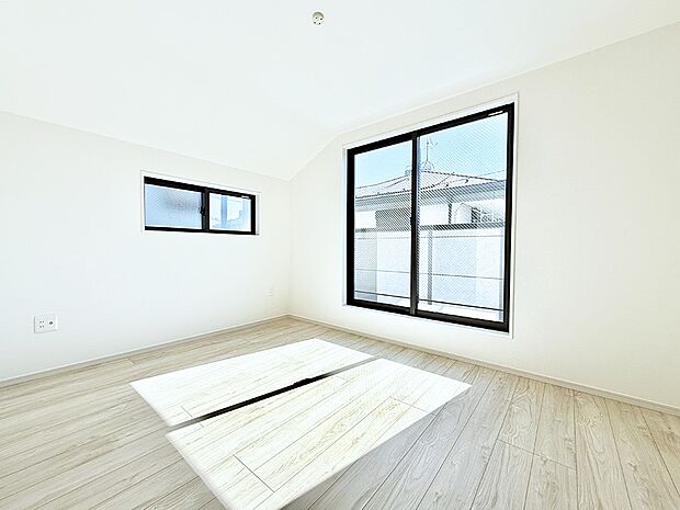 【リビング以外の居室】2号棟  ■落ち着いた雰囲気のお部屋で心が安らぐ空間