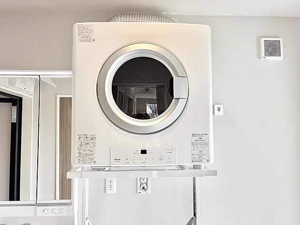 【ガス衣類乾燥機】■パワフルな温風で選択物を乾燥させるため、家事の時短に役立ちます。