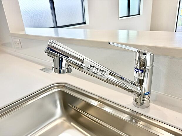 【浄水器】■清潔でおいしい水を手軽に供給してくれます