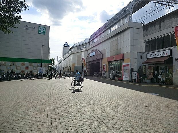 小田急線「喜多見」駅(約1,360m・徒歩17分)