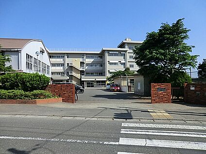 横須賀市立荻野小学校 400m(5分)