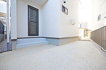 勝手口＆裏庭※現地写真