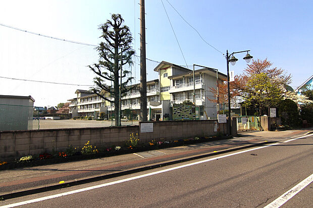 倉賀野小学校（約550m）