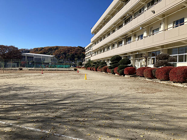 大間々中学校（約780m）