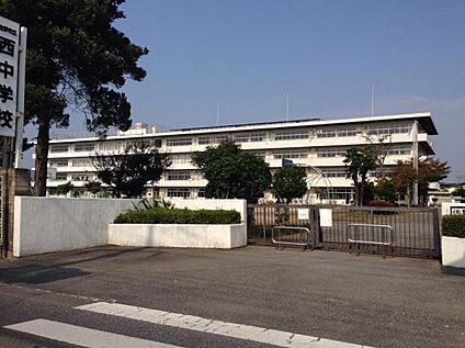 裾野市立西中学校 900ｍ