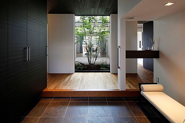 【当社施工事例】 落ち着きのある玄関 家に帰るのが楽しみになります