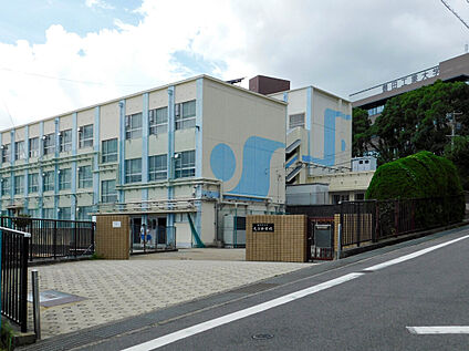 名古屋市立久方中学校 1440ｍ(徒歩18分)