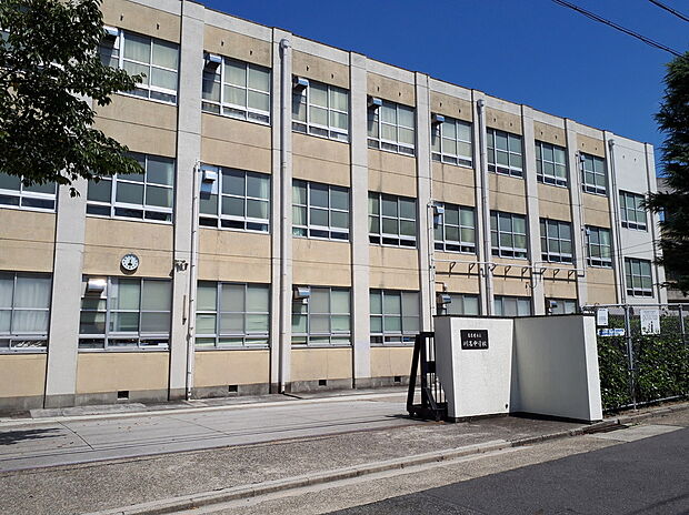 名古屋市立川名中学校(約1,700m)