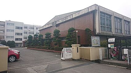 小牧市立応時中学校 585ｍ(徒歩8分)