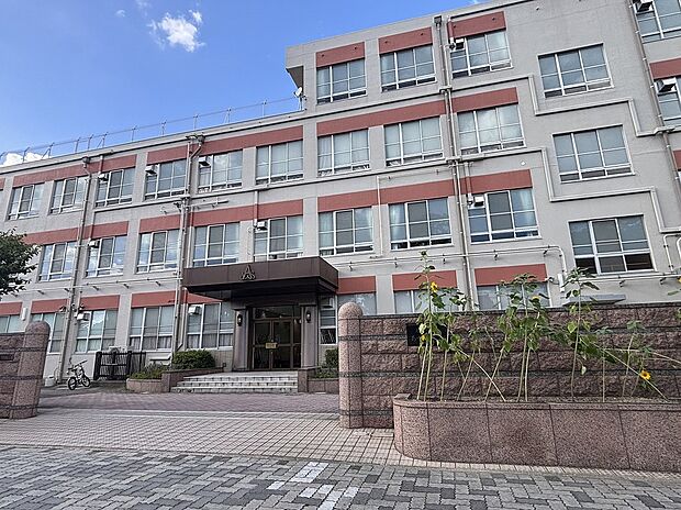 名古屋市立あずま中学校(約300m)