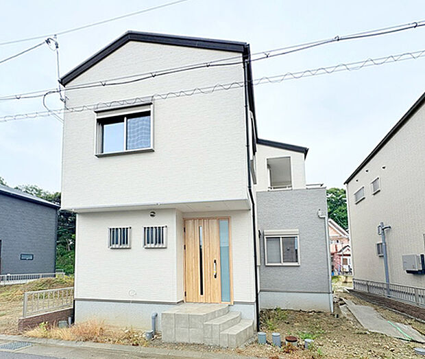 5号地 完成まであと少しお待ちください。
室内のご案内可能です!【蓄電池7.4kW搭載】