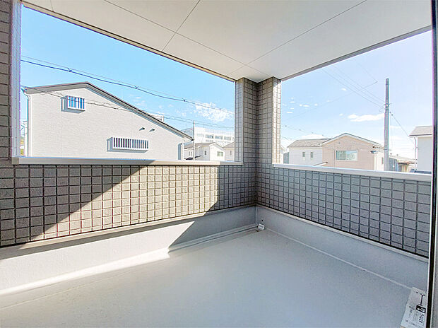 【1期6号地】屋根がしっかりかかっているバルコニー