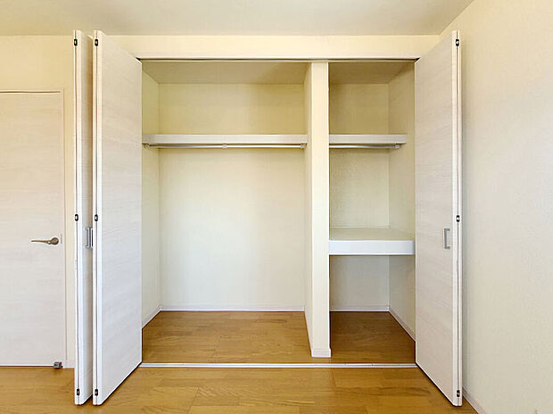 【7号地】主寝室クローゼット