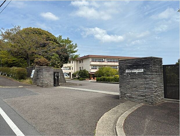 日立市立台原中学校(約2m)