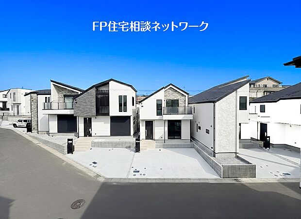 東急東横線とJR横浜線の2路線が利用可能な「菊名」駅徒歩18分の閑静な住宅街に全20棟の大型分譲地が誕生！都会の中で静かな日常を送る事が出来る住環境です。