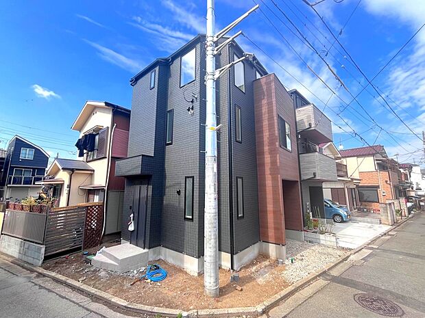 毎日のお散歩も快適な緑に恵まれた閑静な住宅地は、伸び伸びスローライフを叶えてくれます。自然豊富な季節の移ろいを身近に感じられる環境で子育てすれば、お子様もきっと素直に成長してくれるはずです！