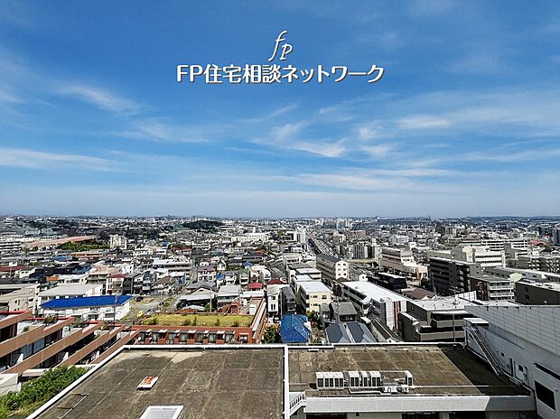 【住戸からの眺望写真】何処までも見渡せる一見の価値ある眺望。見下ろすことは出来ても、見られることがないというのは、都会ではありえない贅沢さ。