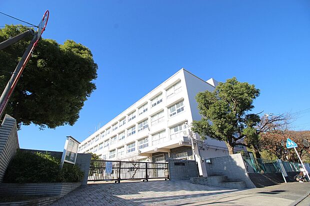 鉄小学校(約1,400m)