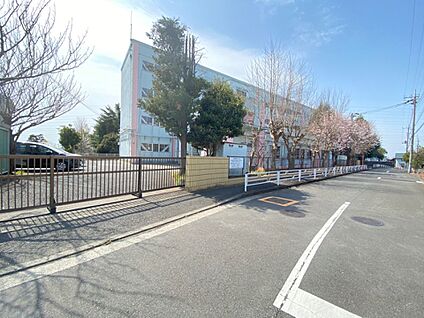 山田小学校 700m(9分)