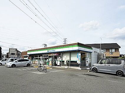 ファミリーマート 国立青果市場前店 150m(2分)