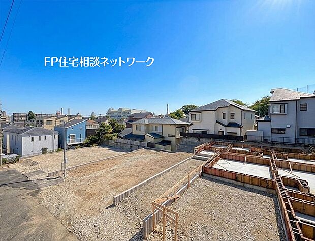 【現地外観写真】駅徒歩9分の好立地に位置する、閑静な住宅街の物件です。周辺環境が良好で落ち着いた住環境が魅力です。
