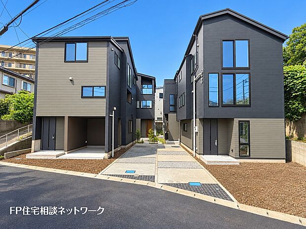 【現地外観写真】毎日のお散歩も快適な緑に恵まれた閑静な住宅地は、伸び伸びスローライフを叶えてくれます。
