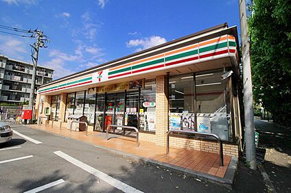 セブンイレブン蟹ケ谷北店 300m(4分)