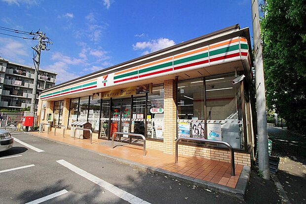 セブンイレブン蟹ケ谷北店（約300m・徒歩4分）